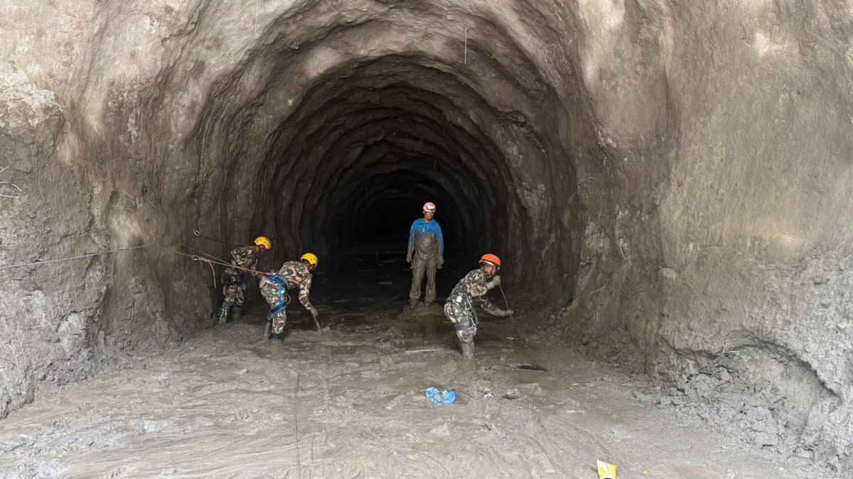 भोटेकोशी बाढीका दुई साताः जलविद्युत् आयोजनाका सुरुङमा खोजी जारी